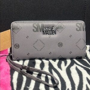 Steve Madden Gray Wristlet Wallet